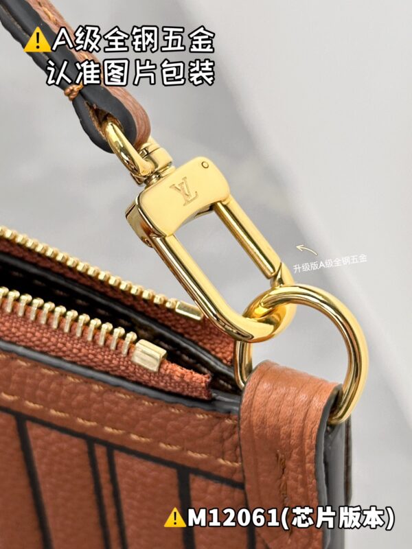img_1935 NEVERFULL INSIDE OUT Medium M12061 Size 28 x 14 x 31 cm