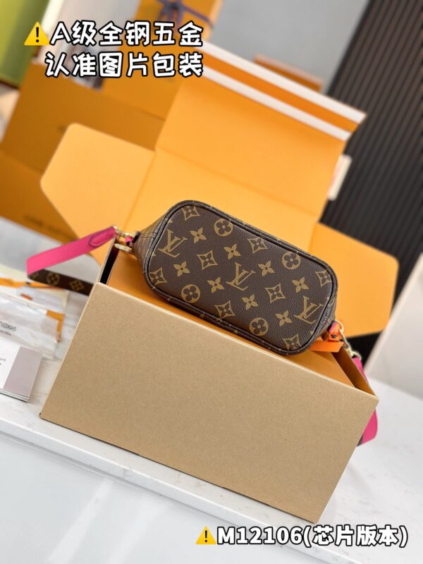 img_1942 NEVERFULL BANDOULIÈRE INSIDE OUT BB M12106 Size 16.5 x 11 x 26.5 cm