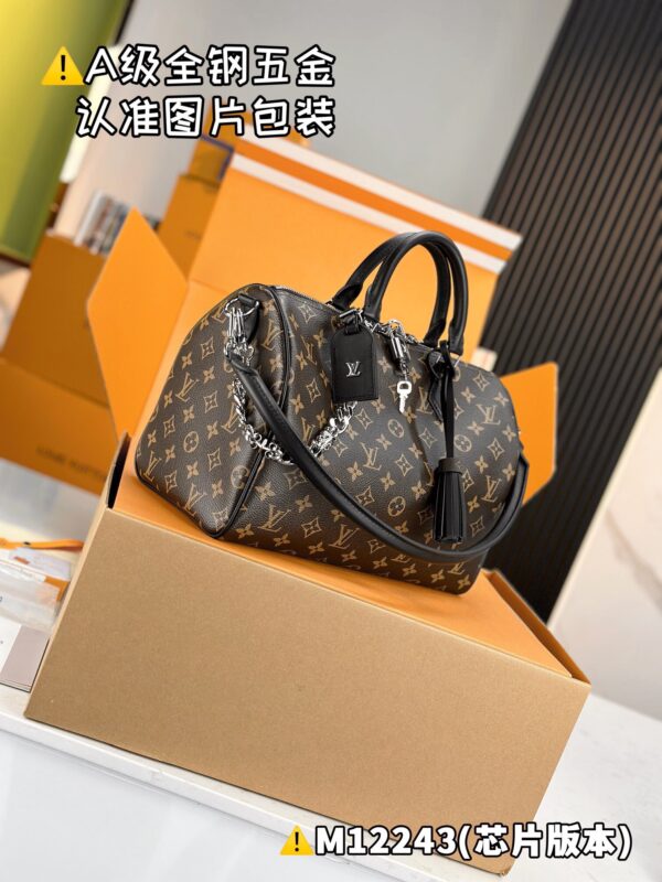 img_2016 SPEEDY SOFT 30 DARK M12243 Size 21 x 17 x 30 cm
