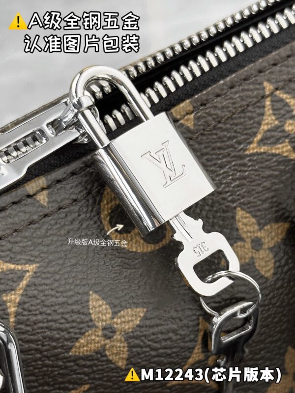 img_2026 SPEEDY SOFT 30 DARK M12243 Size 21 x 17 x 30 cm