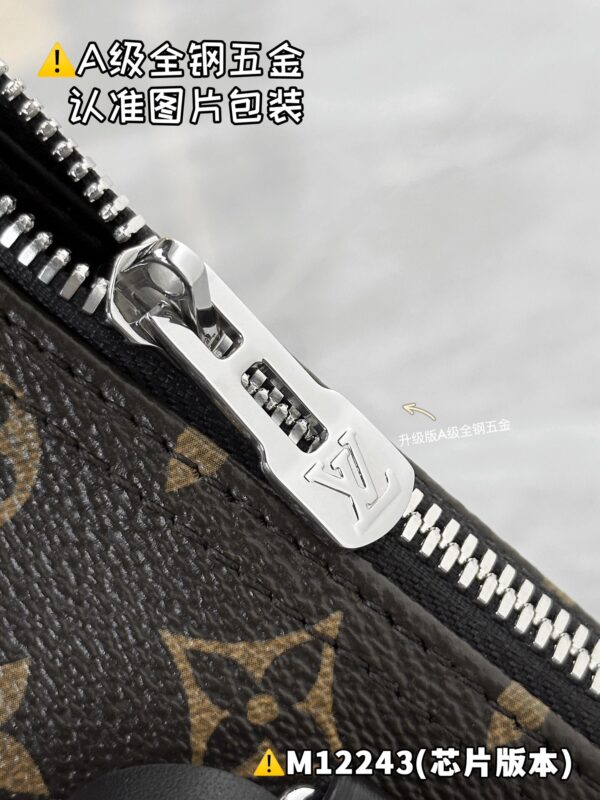 img_2027 SPEEDY SOFT 30 DARK M12243 Size 21 x 17 x 30 cm