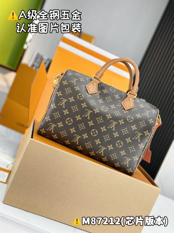 img_2049 SPEEDY SOFT 30 DARK M87212 Size 21 x 17 x 30 cm