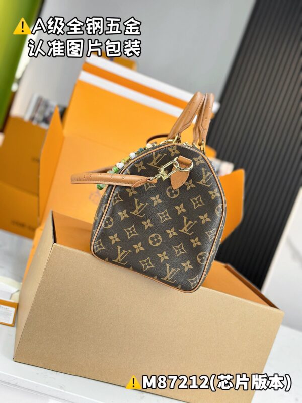 img_2050 SPEEDY SOFT 30 DARK M87212 Size 21 x 17 x 30 cm