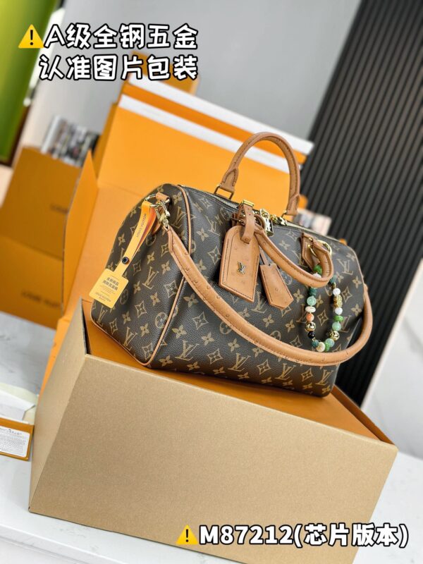 img_2053 SPEEDY SOFT 30 DARK M87212 Size 21 x 17 x 30 cm