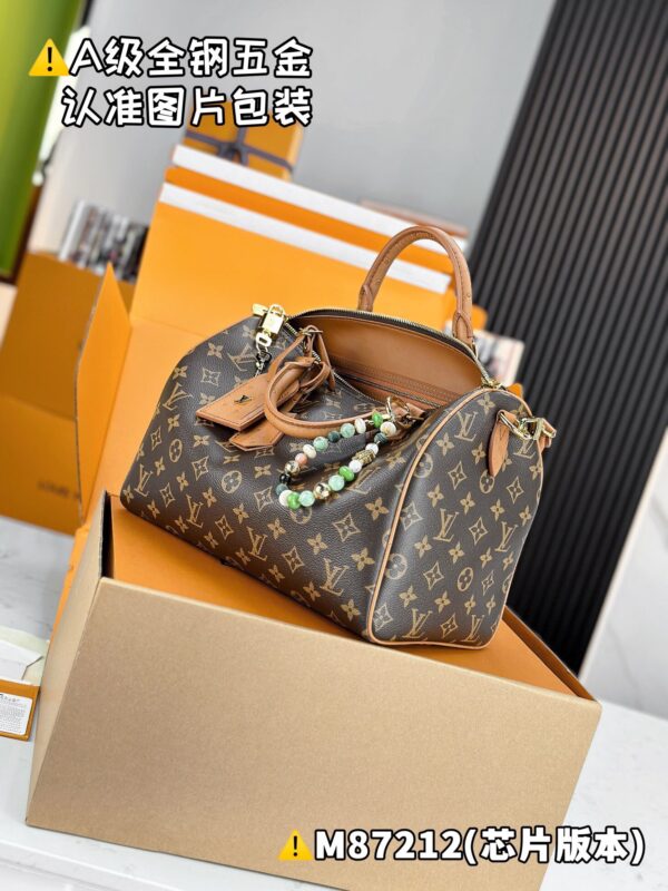 img_2055 SPEEDY SOFT 30 DARK M87212 Size 21 x 17 x 30 cm