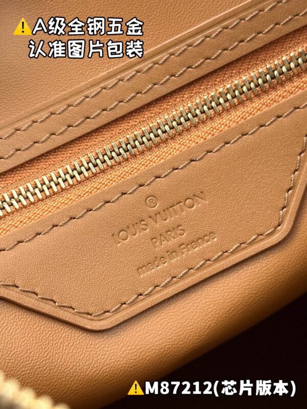 img_2065 SPEEDY SOFT 30 DARK M87212 Size 21 x 17 x 30 cm
