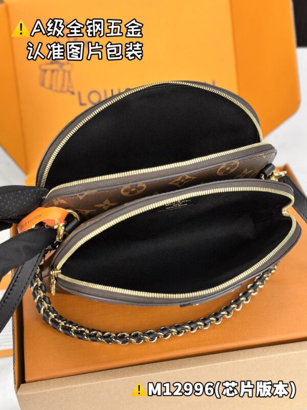 img_2092 BE ALMA M12996 Size 15 x 7 x 27 cm