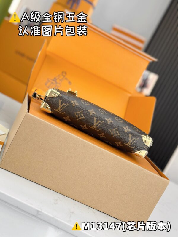 img_2123 SLIM TRUNK M13147 Size 12 x 4 x 23 cm