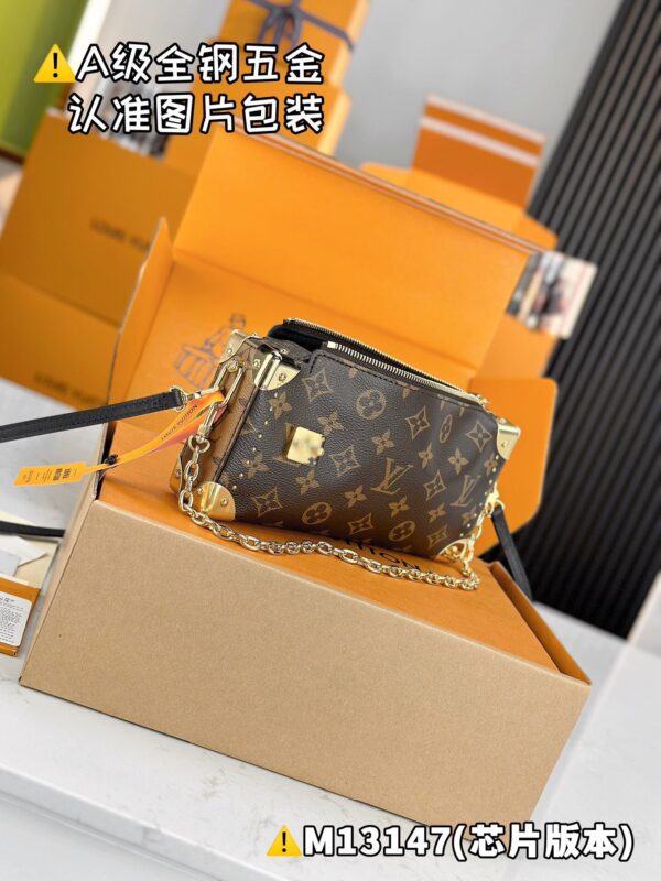 img_2126 SLIM TRUNK M13147 Size 12 x 4 x 23 cm