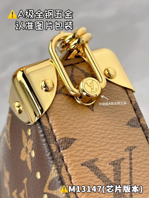 img_2133 SLIM TRUNK M13147 Size 12 x 4 x 23 cm