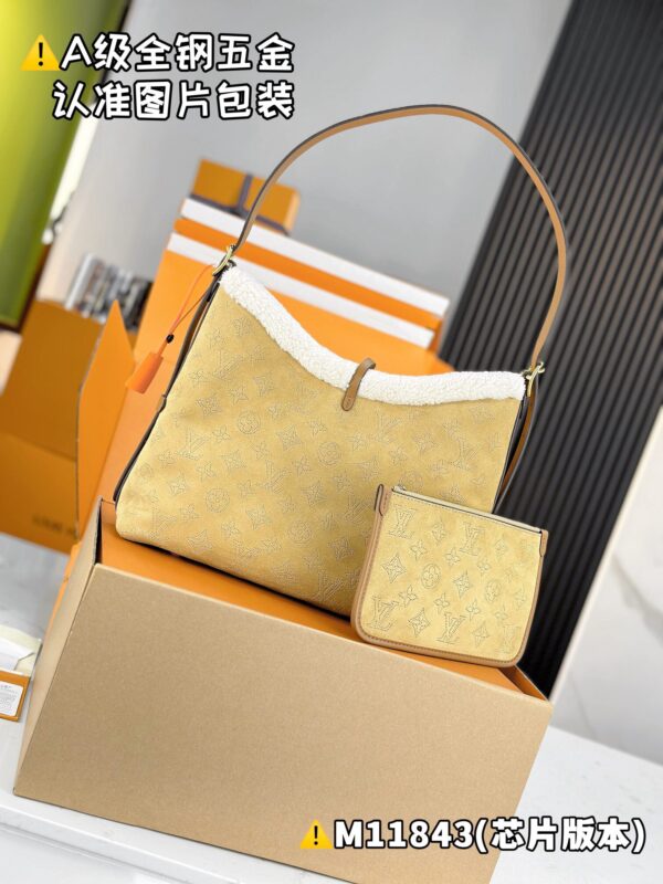 img_2139 CARRYALL Small M11843 Size 24 x 12 x 29 cm