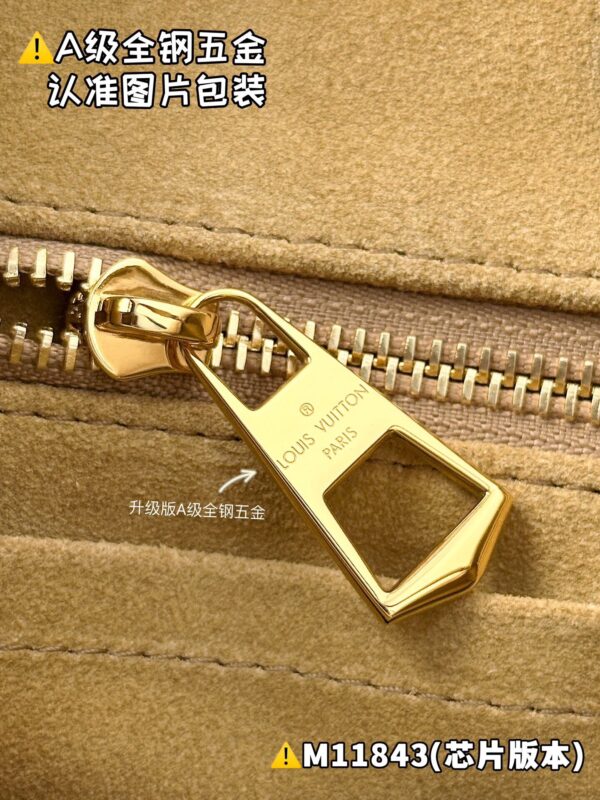 img_2155 CARRYALL Small M11843 Size 24 x 12 x 29 cm