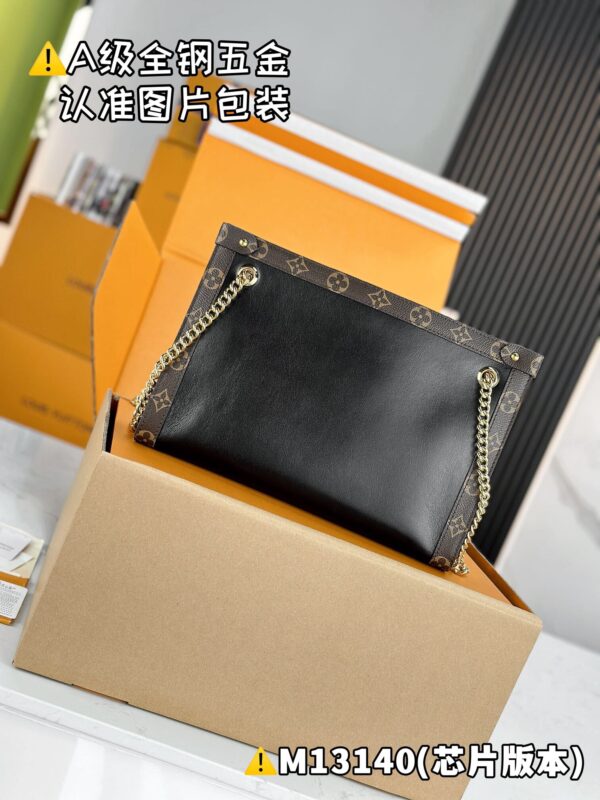 img_2193 NOVA Small M13140 Size 20 x 9 x 31 cm