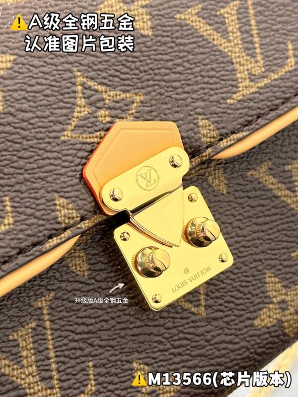 img_2291 POCHETTE CAMILLE M13566 Size 11 x 6 x 20.5 cm