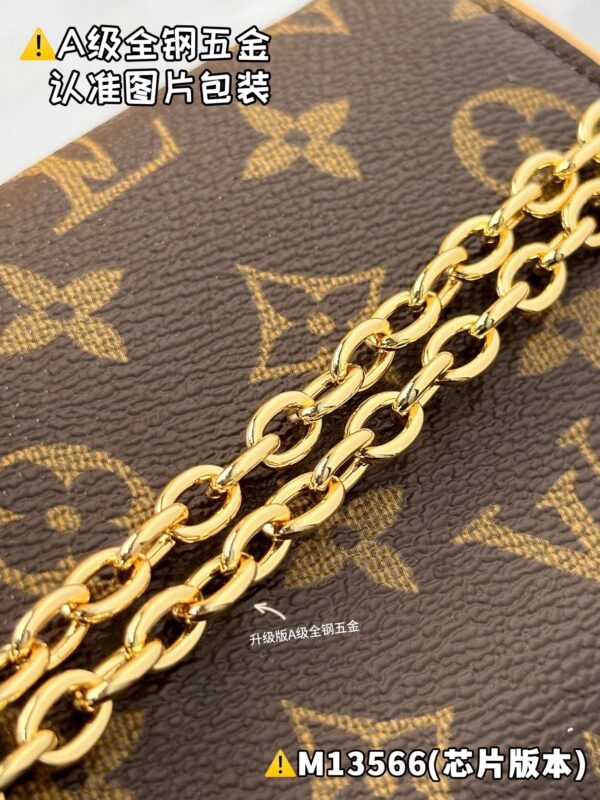 img_2297 POCHETTE CAMILLE M13566 Size 11 x 6 x 20.5 cm