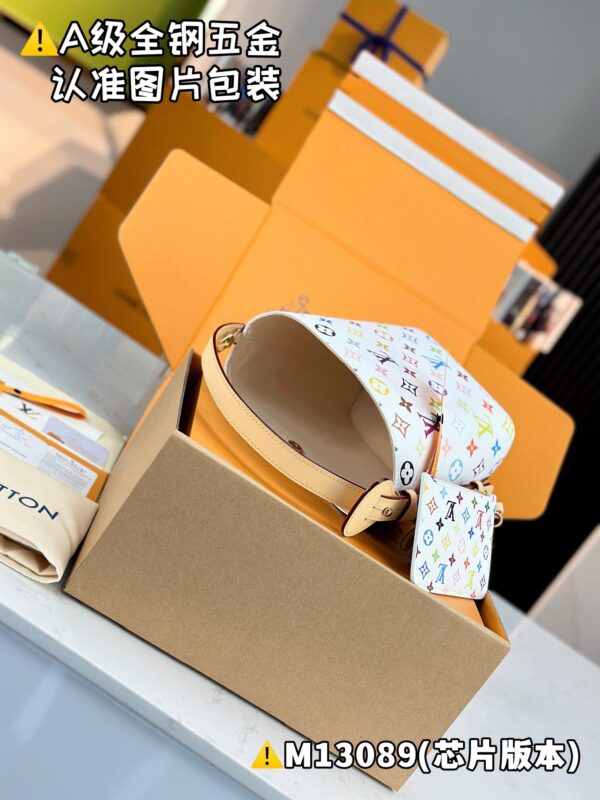 img_2328 LV x TM ALL IN BB M13089 Size 18 x 12 x 16 cm