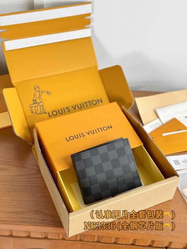 God Factory LV Wallet N63336 Size 11 x 9 x 2 cm