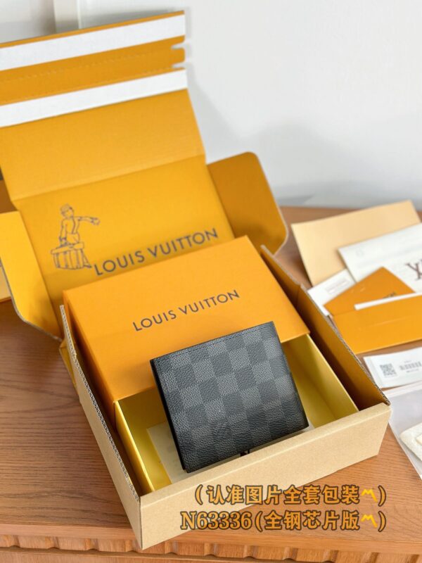 God Factory LV Wallet N63336 Size 11 x 9 x 2 cm
