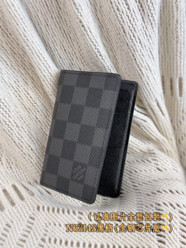 God Factory LV Wallet N63143 Size 7.5 x 11 x 1 cm