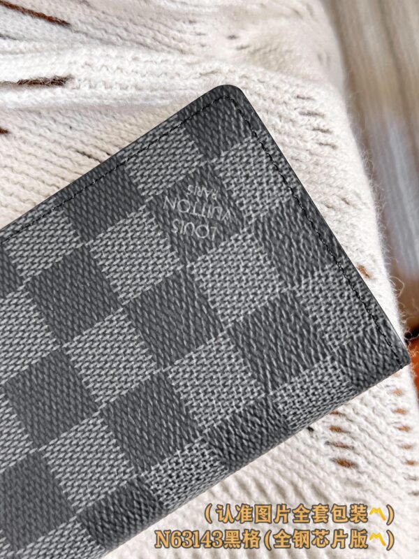 God Factory LV Wallet N63143 Size 7.5 x 11 x 1 cm