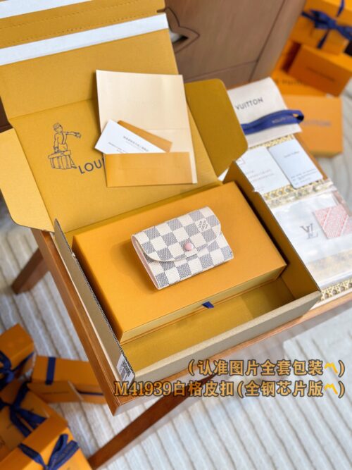 God Factory LV Wallet N41939 11 x 8 x 2.5 cm