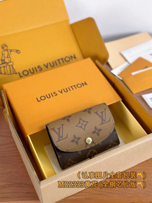 God Factory LV Wallet M82333 Size 11 x 8 x 2.5 cm