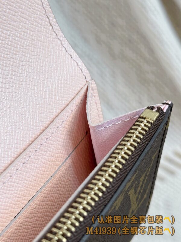 God Factory LV Wallet M41939 Pink Size 11 x 8 x 2.5 cm