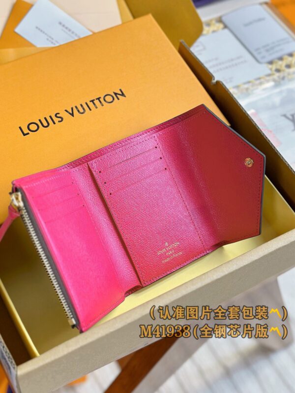 God Factory LV Wallet M41938 Rose Red & Leather Buckle Size 12 x 9.5 x 2.5 cm