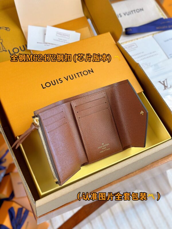 God Factory LV Wallet M62472 Gold Buckle Size 12 x 9.5 x 2.5 cm