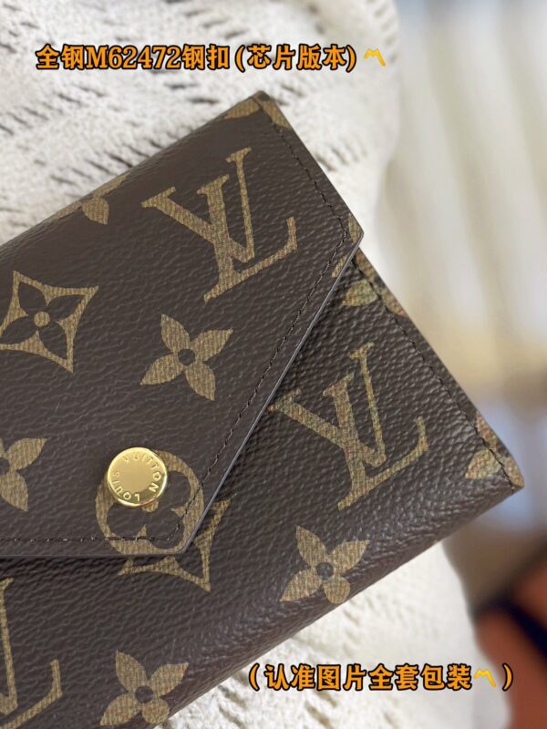 God Factory LV Wallet M62472 Gold Buckle Size 12 x 9.5 x 2.5 cm