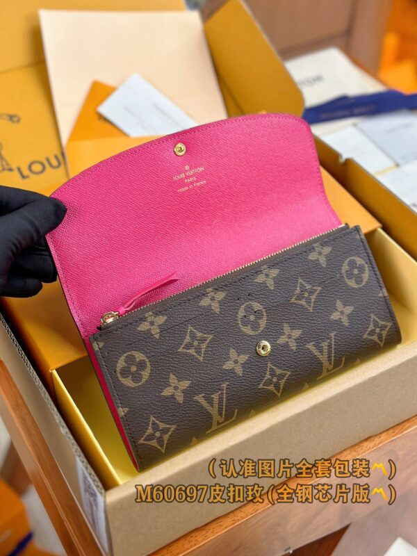 God Factory LV Wallet M60697 Rose Red & Leather Buckle Size 19 x 10 x 2 cm