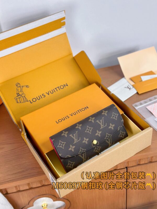 God Factory LV Wallet M60697 Rose Red & Gold Buckle Size 19 x 10 x 2 cm