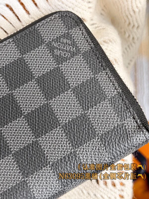 God Factory LV Wallet M63095 Black Size 10 x 20 x 2 cm