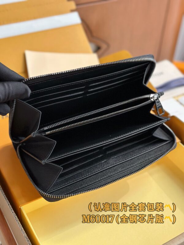 God Factory LV Wallet M60017 Black / Old Size 19.5 x 10.5 x 2.5 cm