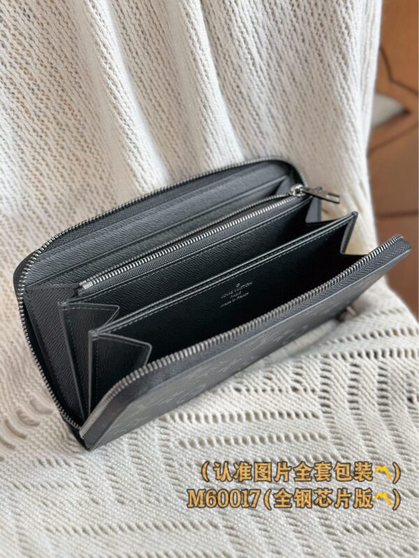 God Factory LV Wallet M60017 Black / Old Size 19.5 x 10.5 x 2.5 cm