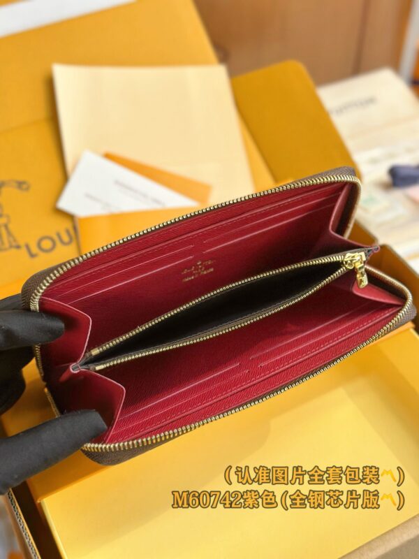 God Factory LV Wallet M60742 Violet Size 20 x 9 x 2 cm