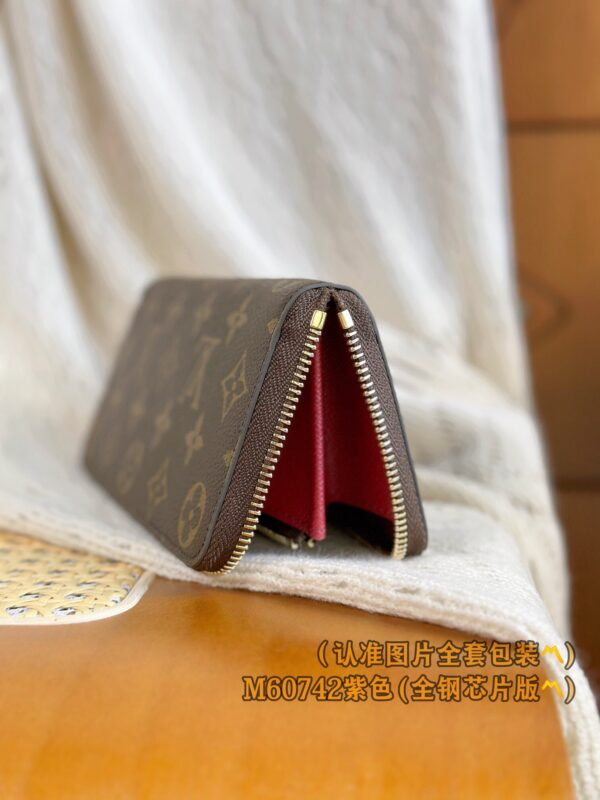 God Factory LV Wallet M60742 Violet Size 20 x 9 x 2 cm