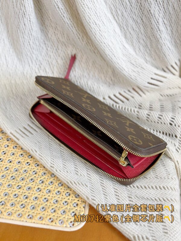 God Factory LV Wallet M60742 Violet Size 20 x 9 x 2 cm