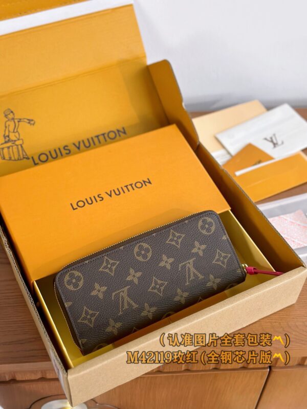 God Factory LV Wallet M42119 Rose Red Size 20 x 9 x 2 cm
