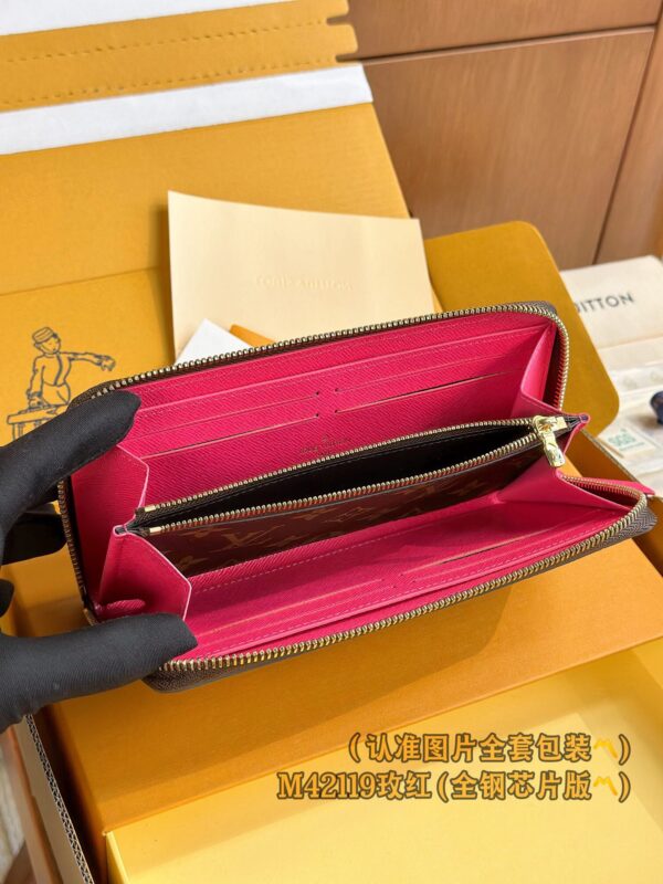 God Factory LV Wallet M42119 Rose Red Size 20 x 9 x 2 cm