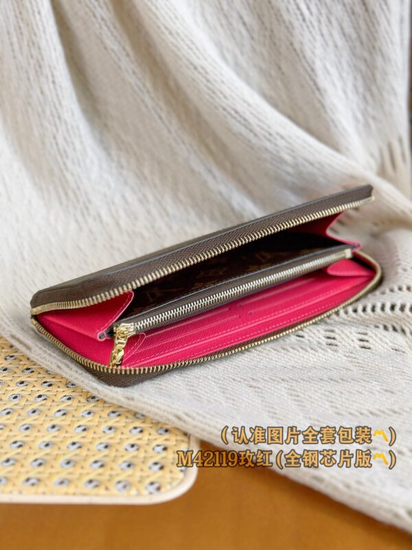 God Factory LV Wallet M42119 Rose Red Size 20 x 9 x 2 cm