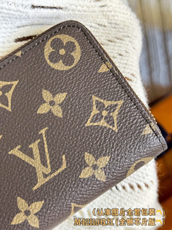 God Factory LV Wallet M42119 Rose Red Size 20 x 9 x 2 cm