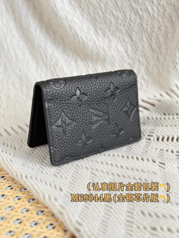 God Factory LV Wallet M69044 Full Leather Size 7.5 x 11.1 x 1 cm