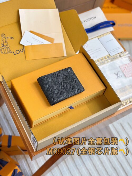 God Factory LV Wallet M69037 Size 11.5 x 9 x 1.5 cm
