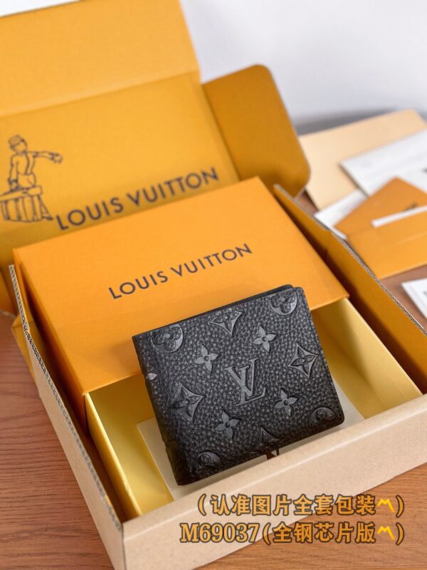 God Factory LV Wallet M69037 Size 11.5 x 9 x 1.5 cm