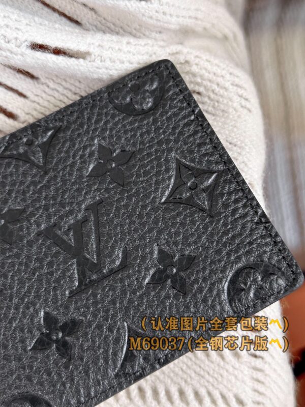 God Factory LV Wallet M69037 Size 11.5 x 9 x 1.5 cm