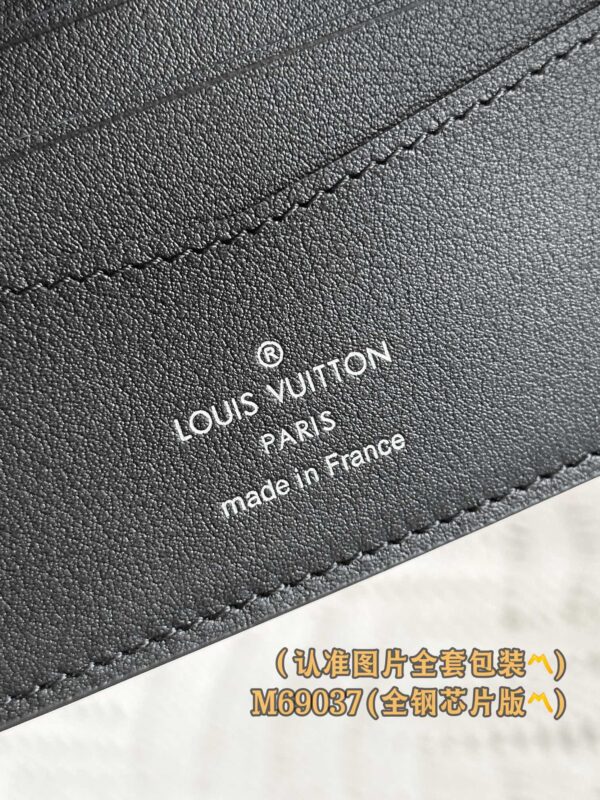 God Factory LV Wallet M69037 Size 11.5 x 9 x 1.5 cm