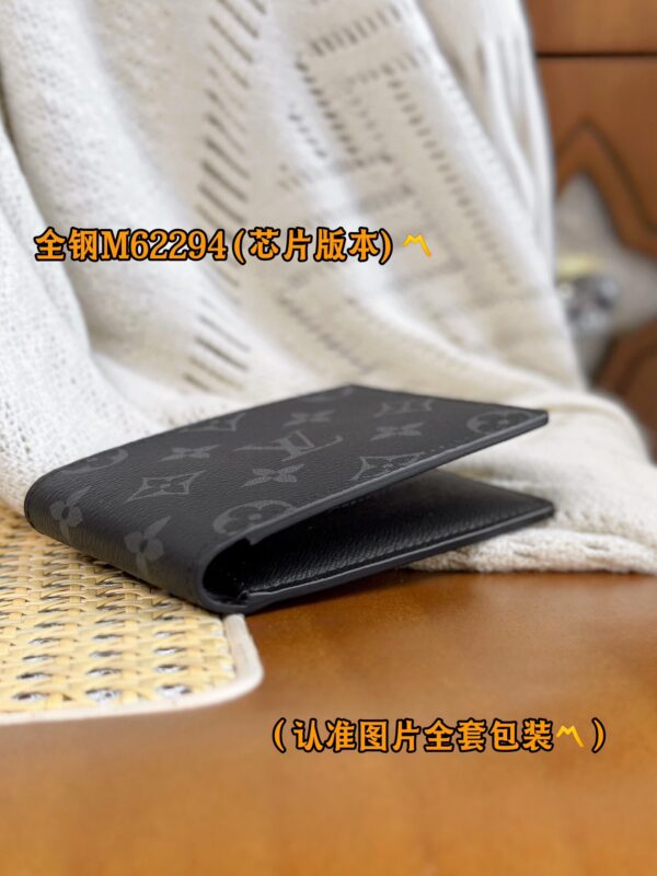 God Factory LV Wallet M62294 Black Flower Size 11 x 8.5 x 2 cm