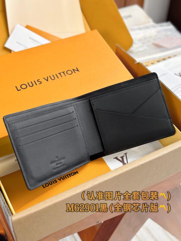 God Factory LV Wallet M62901 Full Leather Size 11.5 x 9 x 1.5 cm
