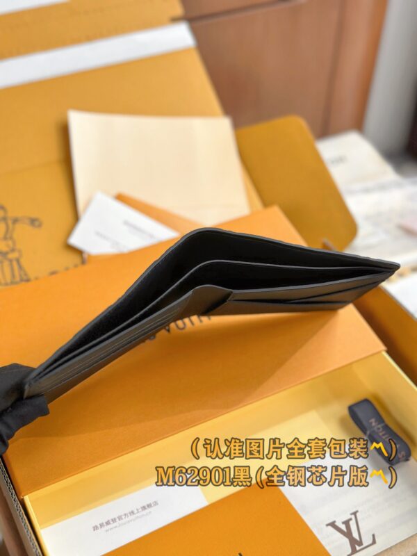 God Factory LV Wallet M62901 Full Leather Size 11.5 x 9 x 1.5 cm